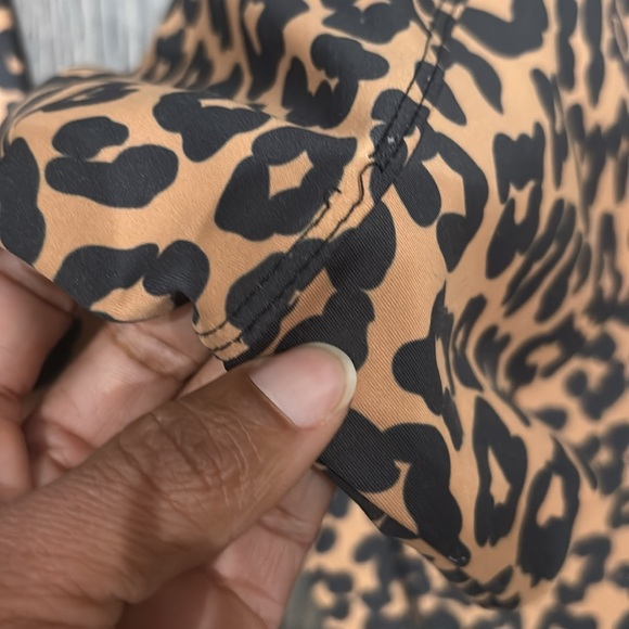 Beach Riot Leopard Print Piper Workout Set - Picture 4 of 7